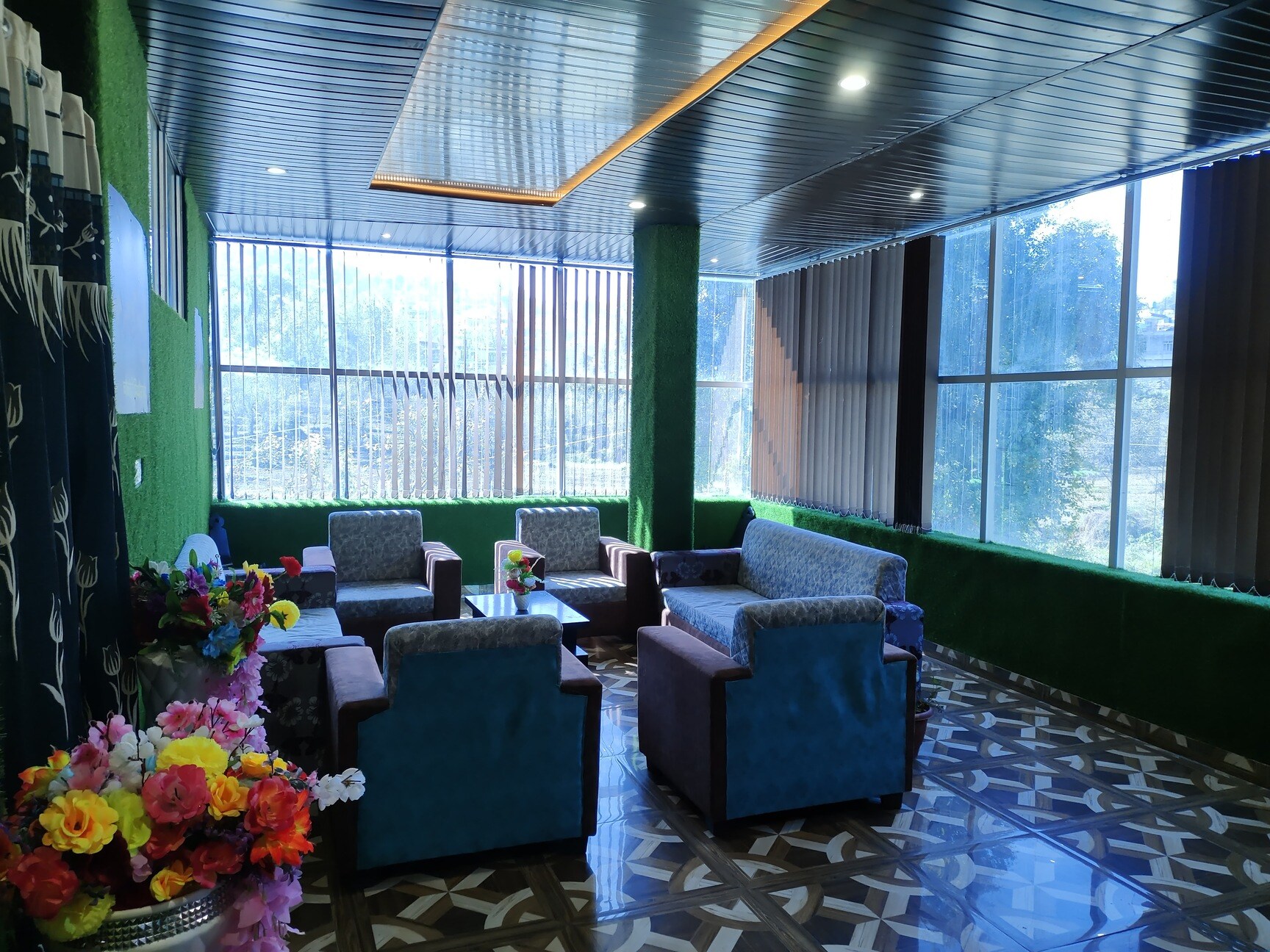 Hotel Shrest room interior